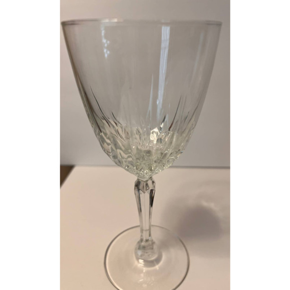 Luminary Crystal Wine Glasses‎ Set of 2 7" Tall x 3" Wide - Picture 3 of 5